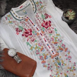 Johnny Was Top-NWOT Rayon w/Embroidery